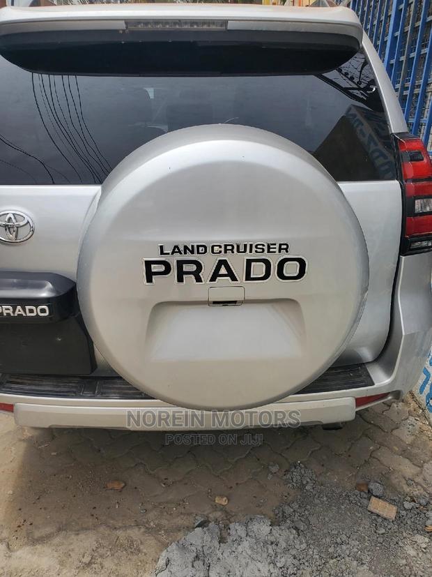 Toyota Land Cruiser Prado 2014 Silver - thumbnail 3