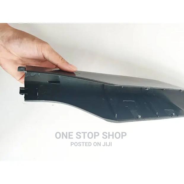 Harrier Replacement Roof Rail End Cover - main view