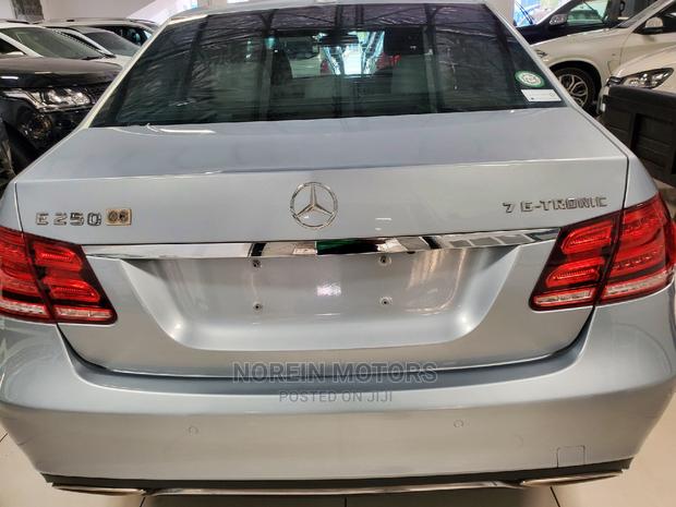 Mercedes-Benz E250 SV Premium 2014 Blue - thumbnail 10