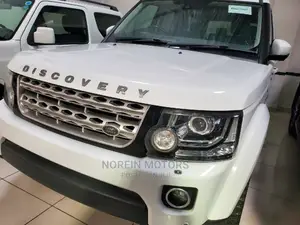 Land Rover Discovery 2016 White