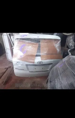 Toyota Vanguard Boot.