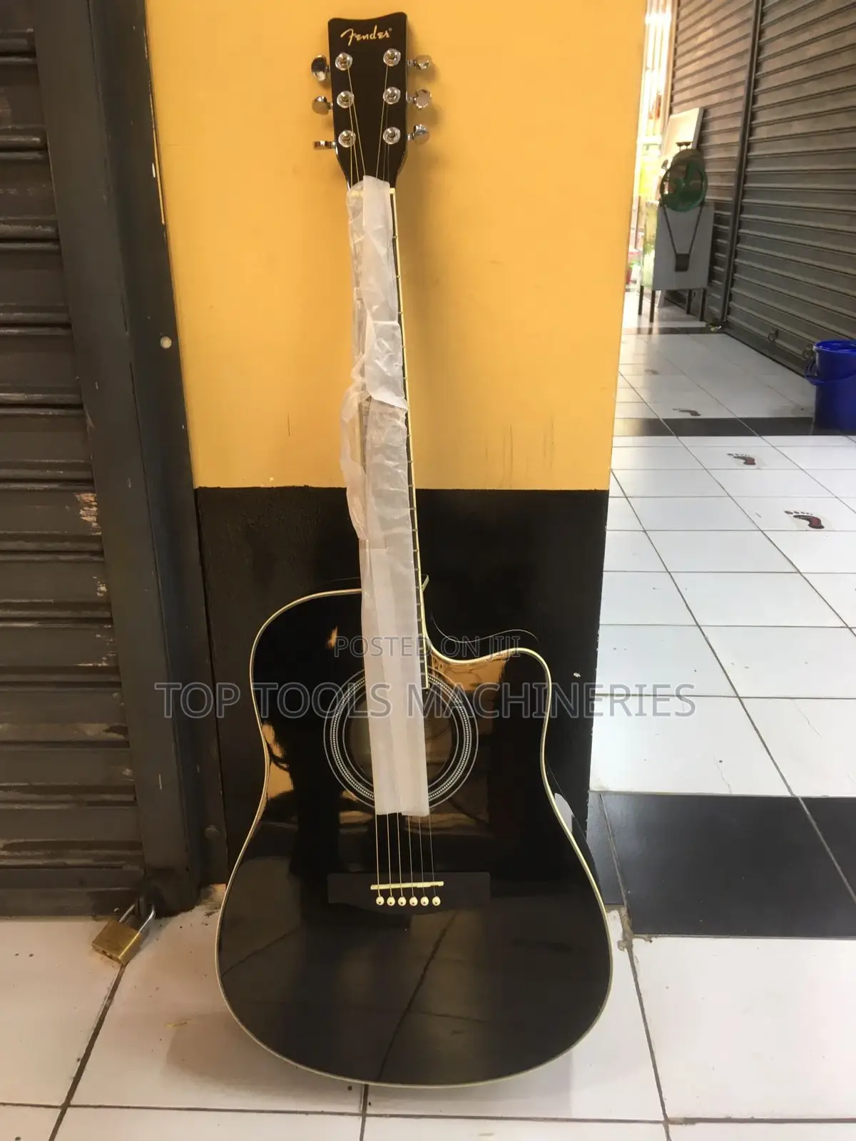 Fender Semi Accoustic Guitar
