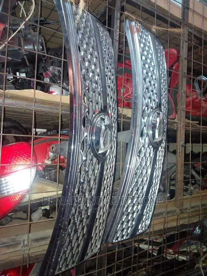 Fielder 208 Model Grille.