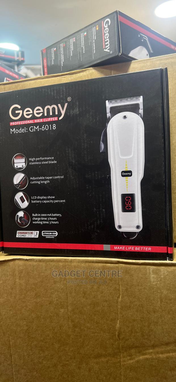 Rechargeable Shaving Machine - thumbnail 2