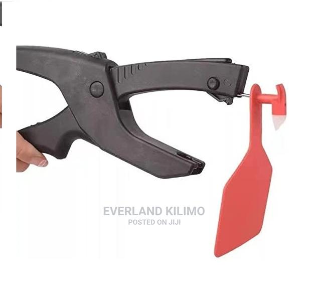 Z Tag One Piece Applicator