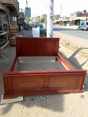 Hardwood 5 by 6 Fitts Bed