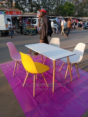 Eames Table (New Arrival) - main view