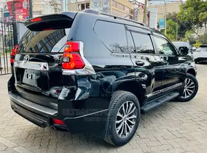 Toyota Land Cruiser Prado 2.7 2018 Black
