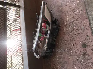 Toyota Premio 2018 270 Headlight