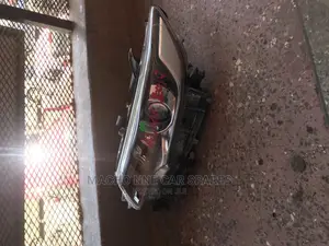 Toyota Premio 2018 270 Headlight