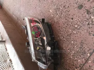 Toyota Premio 2018 270 Headlight