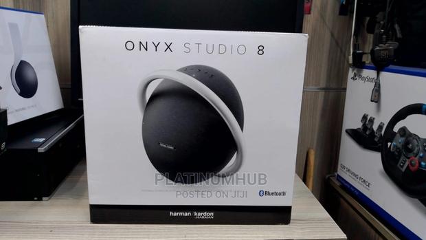 Onyx Studio 8