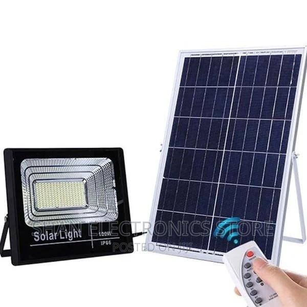 Well Built 100 Watts Solar Floodlights