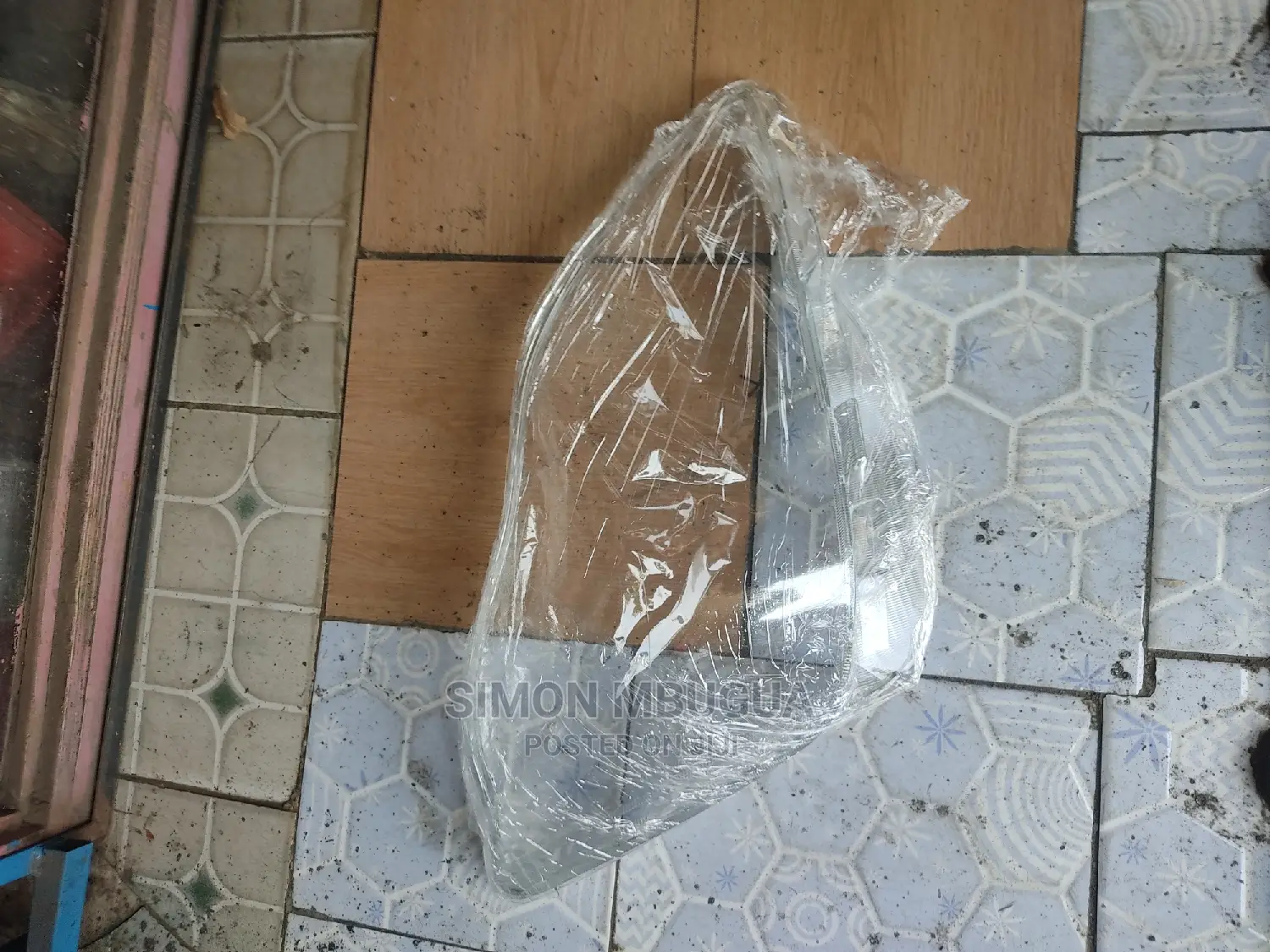 Crown 2005-2008 Headlight Lens