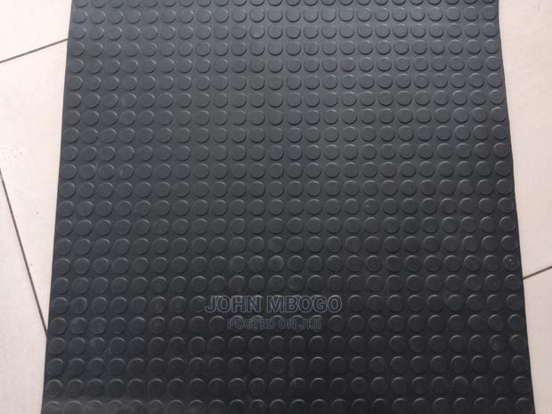Coinmat/ Round Studded Rubber Mat