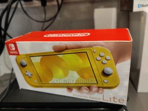 Nintendo Switch Lite (Yellow) - thumbnail 2