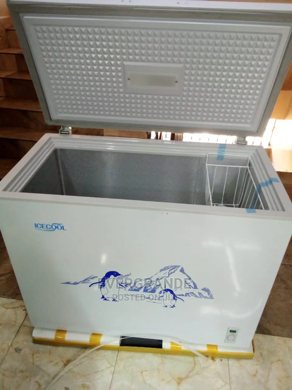 219 Litres Ice Cool Chest Freezer