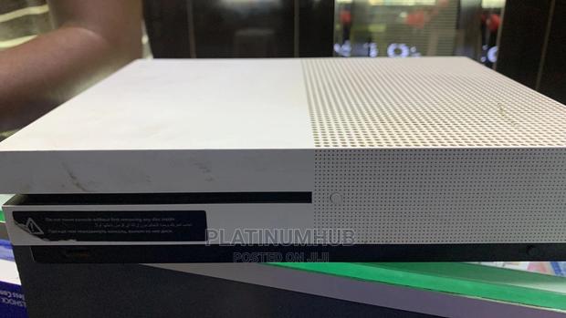 Microsoft X Box One S - main view