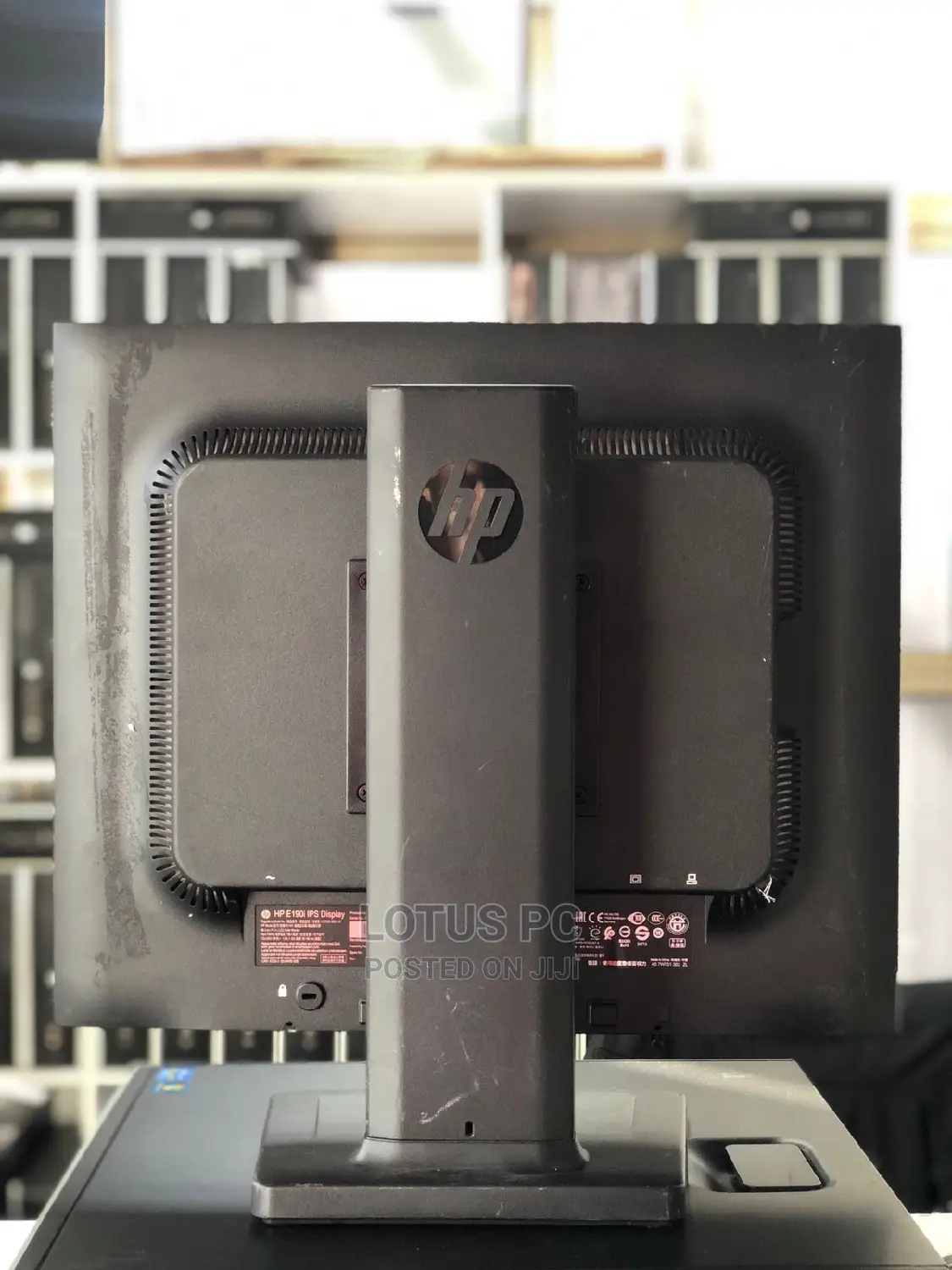 19" Hp Monitor Squire