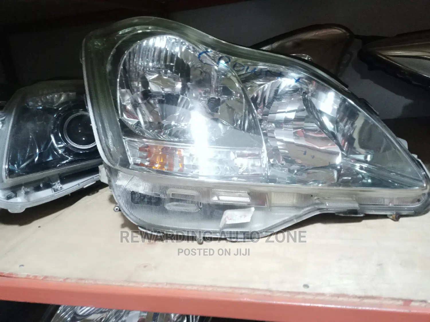 Crown 2003 Headlights Xenon.