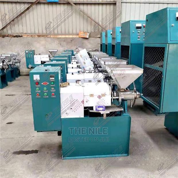 Multifunctional Oil Press for Sunflower Seeds and Mustard Se
