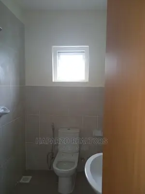 3bdrm Apartment in Westlands, Raphta Road Area for rent