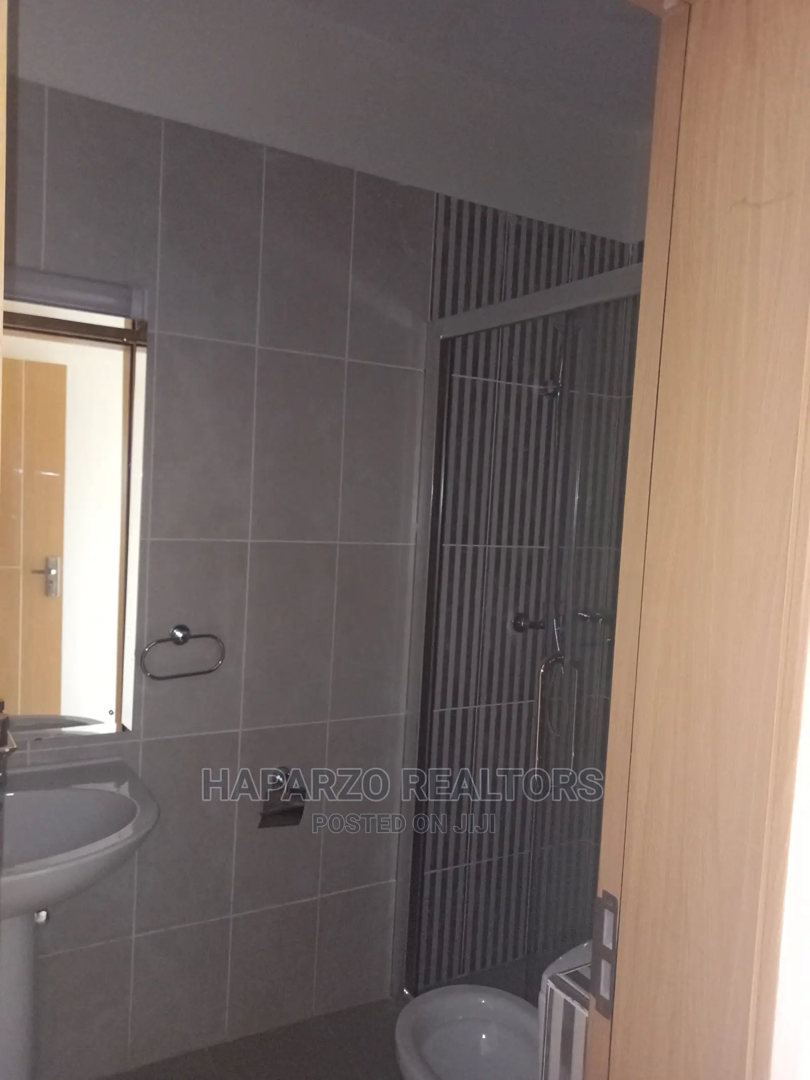 3bdrm Apartment in Westlands, Raphta Road Area for rent