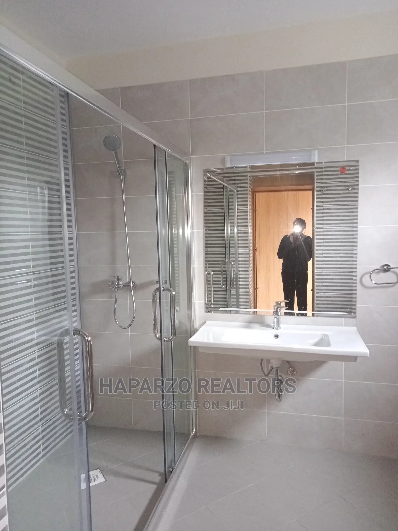 3bdrm Apartment in Westlands, Raphta Road Area for rent