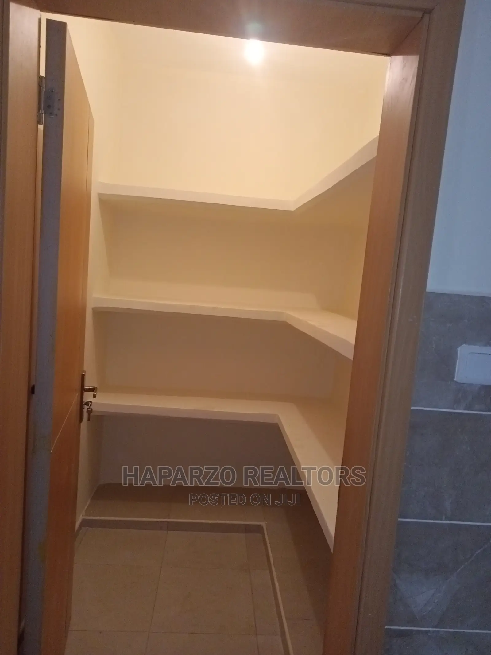 3bdrm Apartment in Westlands, Raphta Road Area for rent