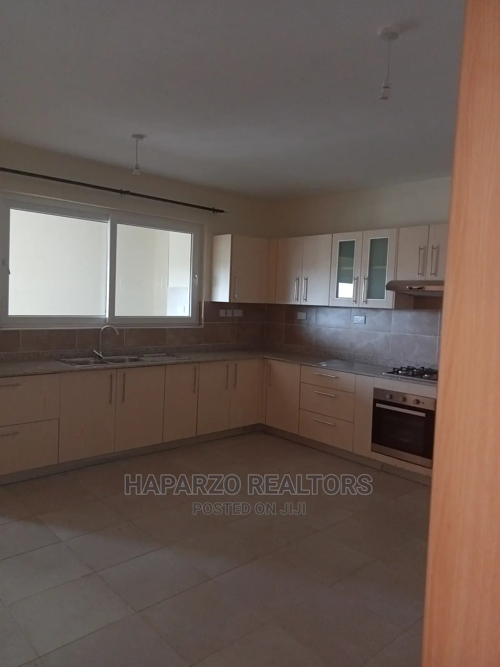 3bdrm Apartment in Westlands, Raphta Road Area for rent