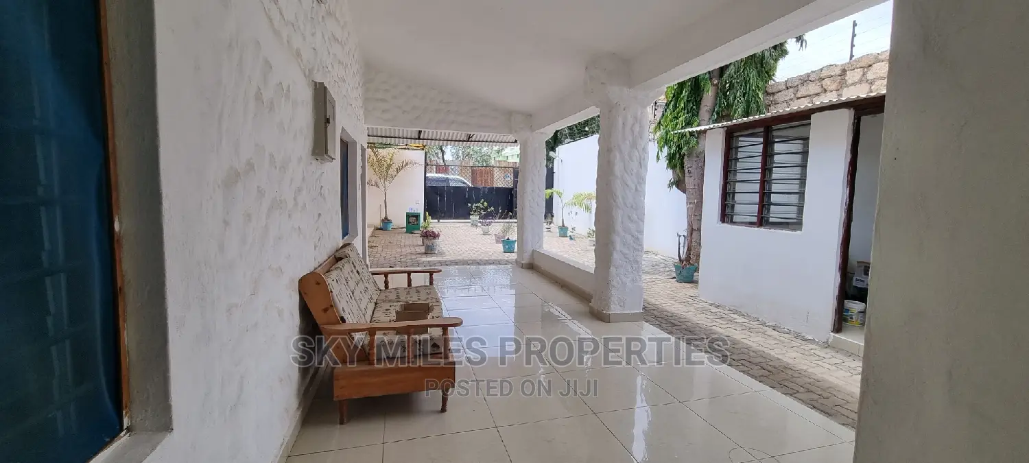 8bdrm Villa in Gasaro, Mtwapa for Sale