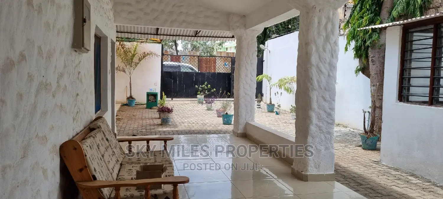 8bdrm Villa in Gasaro, Mtwapa for Sale