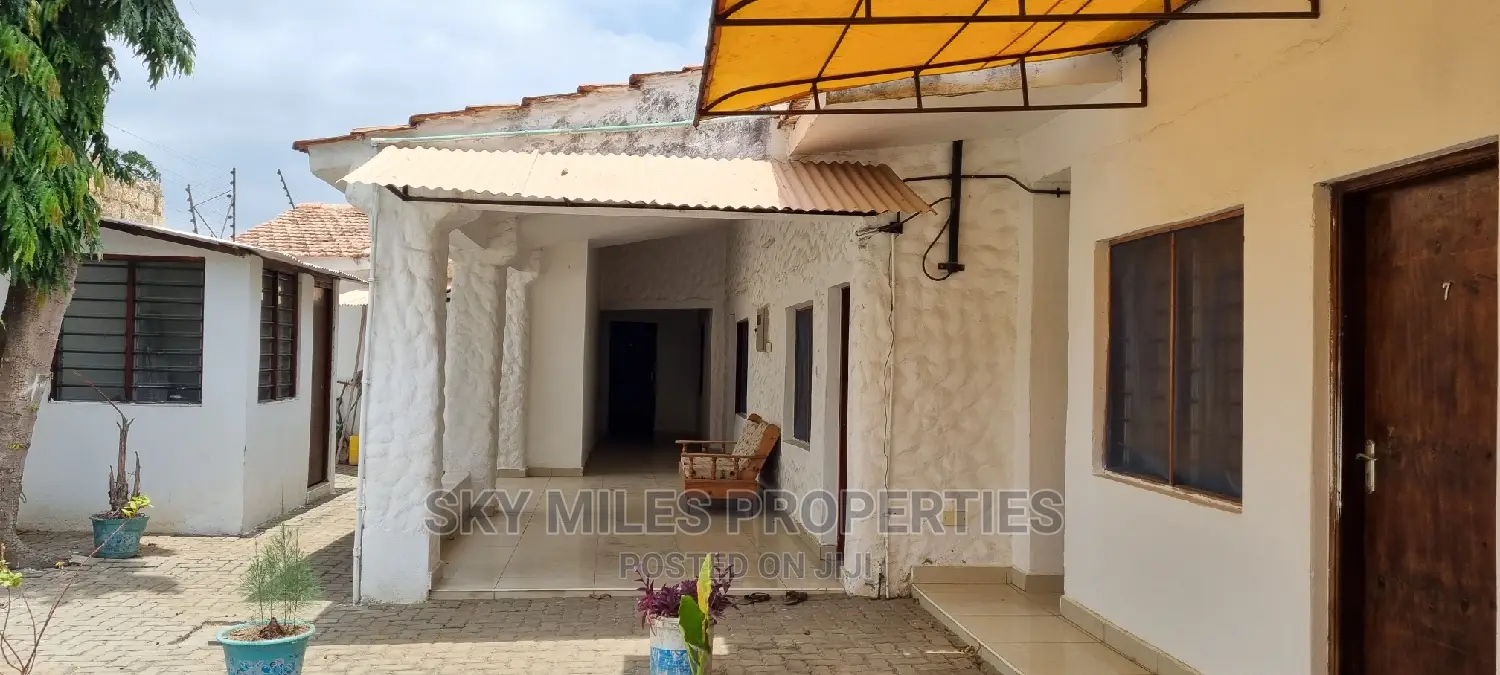 8bdrm Villa in Gasaro, Mtwapa for Sale