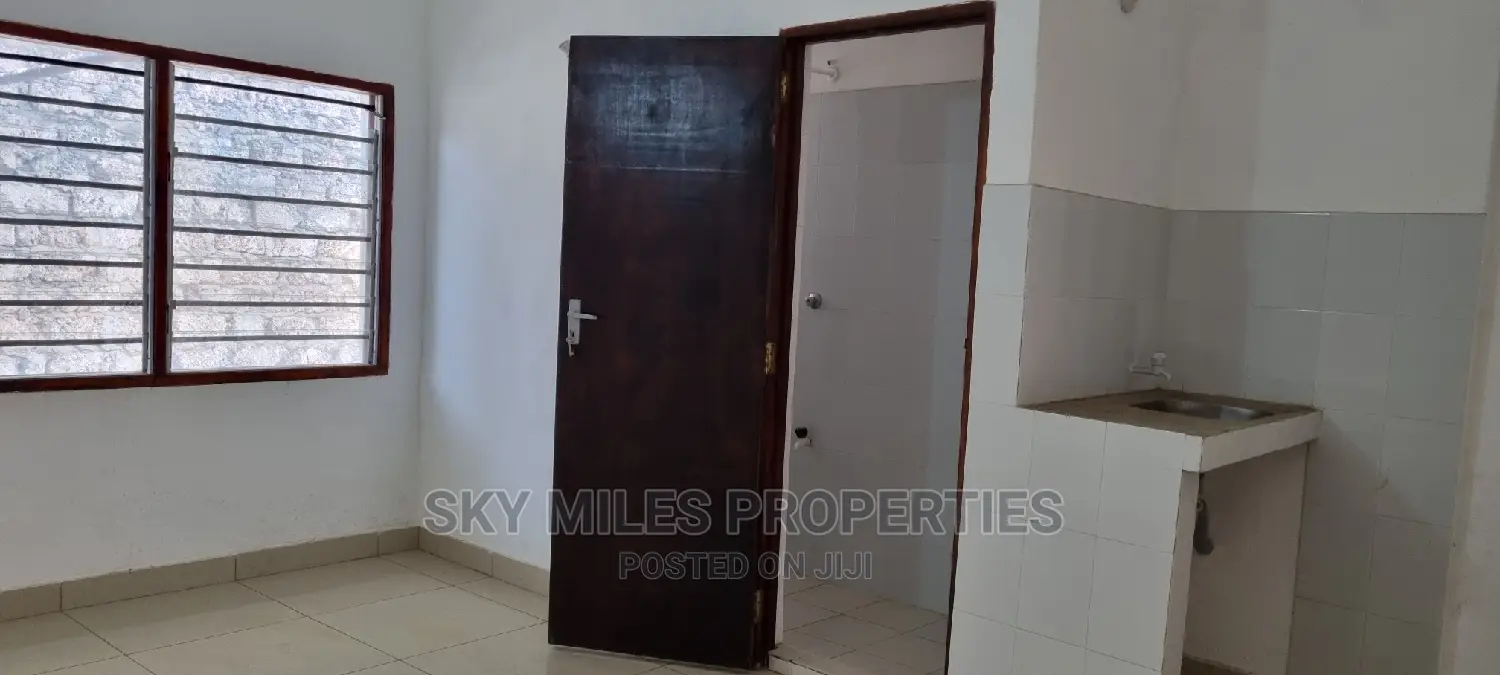 8bdrm Villa in Gasaro, Mtwapa for Sale