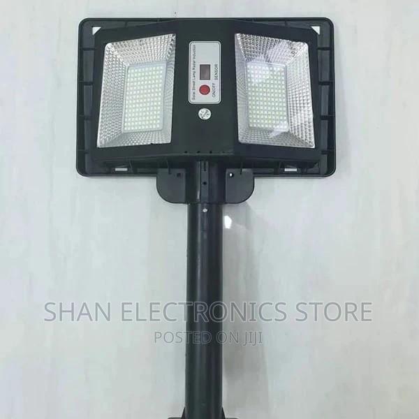 Unfailing Quality 300w Cclamp Solar Street Lights