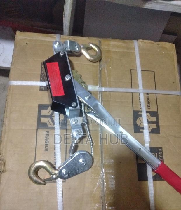 Barbed Wire Strainer - main view