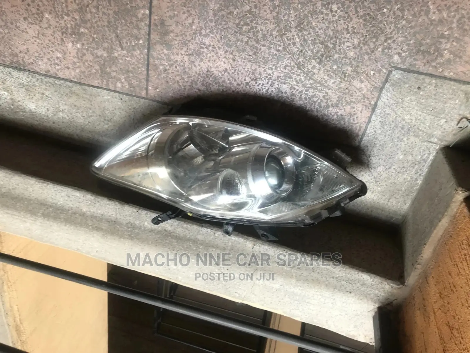 Toyota Auris 2010 Xenon Headlight