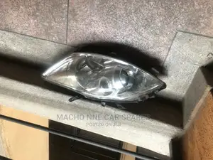 Toyota Auris 2010 Xenon Headlight