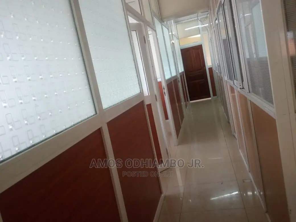 Alluminiam Partitions and Fittings