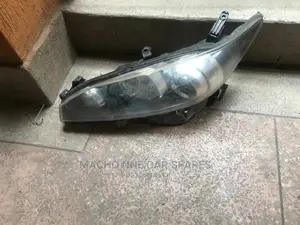 Toyota Wish 2010-2015 Xenon Headlight