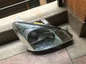 Toyota Premio 240 Xenon Headlight