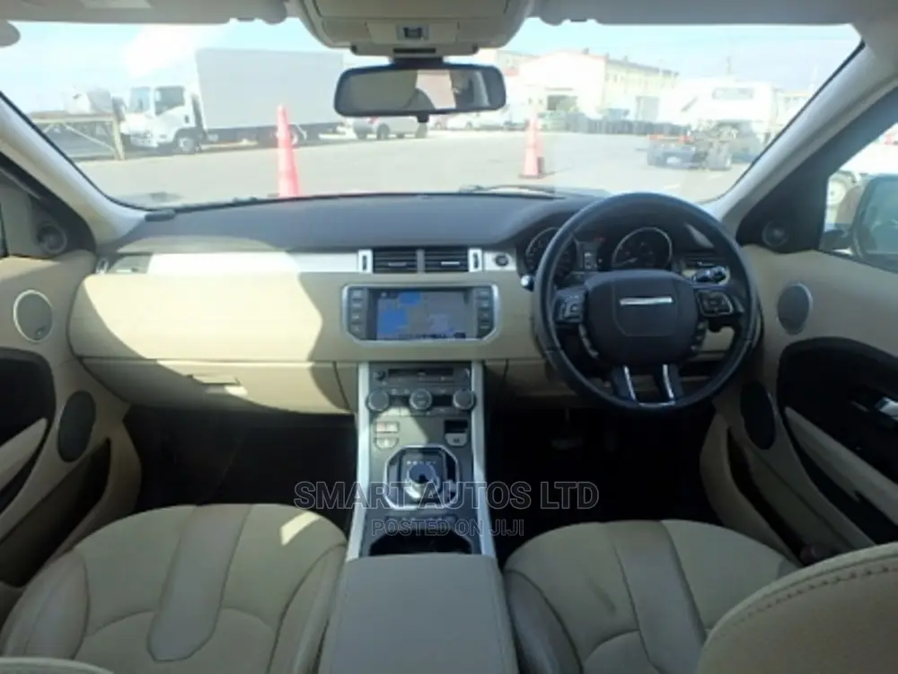 Land Rover Range Rover Evoque Pure 4x4 (2.0L 4cyl 9A) 2014 Red