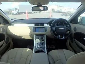 Land Rover Range Rover Evoque Pure 4x4 (2.0L 4cyl 9A) 2014 Red