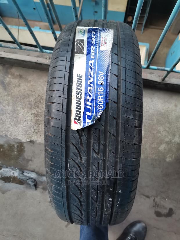 225/60r16 Bridgestone Tyre