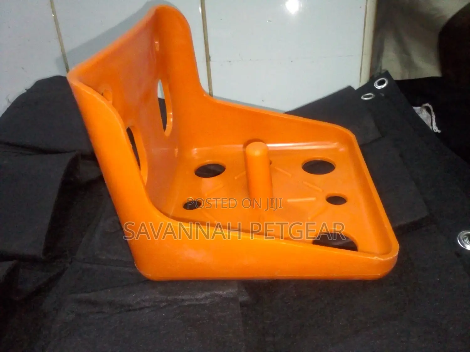 Livestock Nutrition Lick Brick Feeder for Holding Salt Blocks