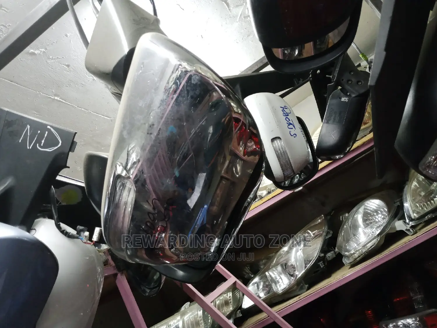 Noah 2010.Side Mirrors.With Chrome
