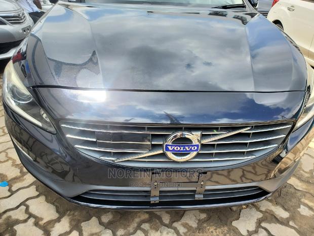 Volvo V60 2015 Matt Black - thumbnail 2