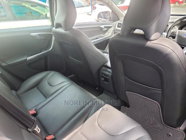 Volvo V60 2015 Matt Black - thumbnail 6