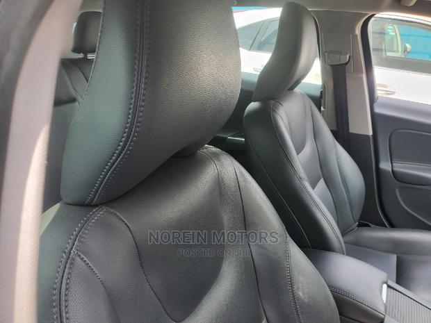 Volvo V60 2015 Matt Black - thumbnail 11
