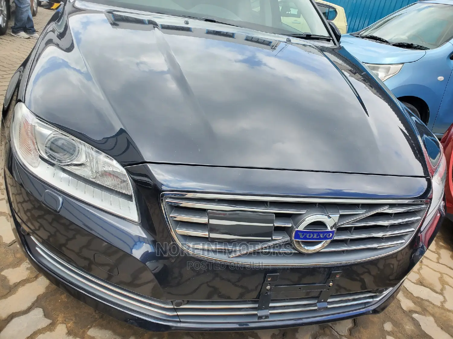 Volvo V70 2015 Matt Black